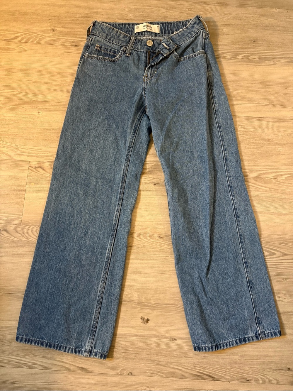 Hollister Relaxed Straight Blue Women’s Jeans